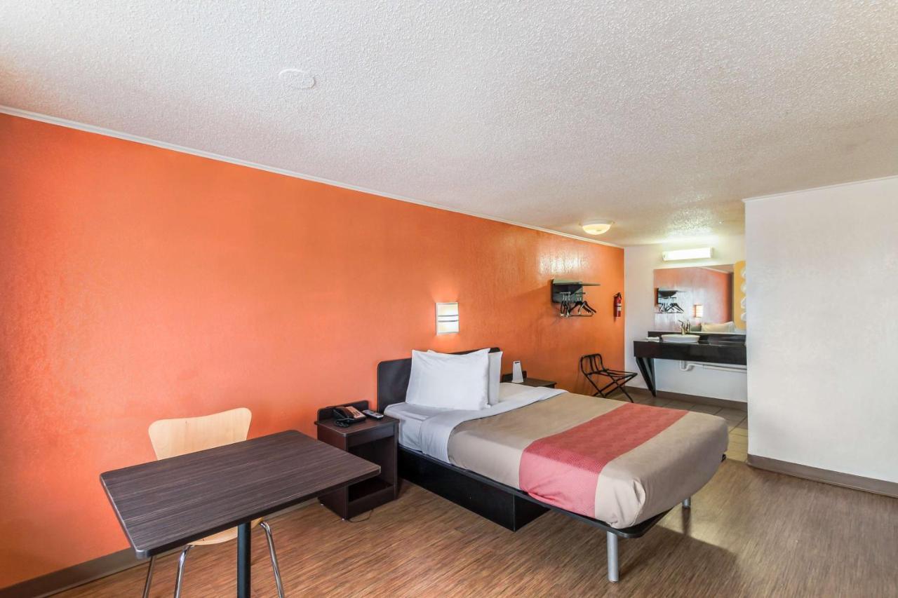 Motel 6 Kalamazoo Ngoại thất bức ảnh